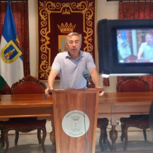 Pepe Mellado anuncia la apertura hoy de los aparcamientos municipales vigilados del Muelle y Las Canteras