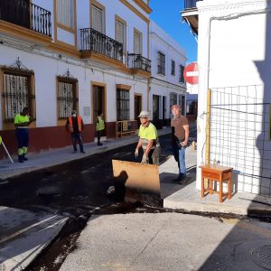 Asfaltado uno de los tramos de la calle Larga rehabilitados con el Profea