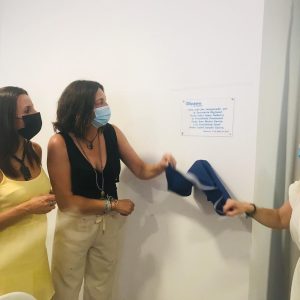 Loles López, Ana Mestre e Isabel Jurado inauguran la nueva sede del Partido Popular de Chipiona situada en la calle Góngora