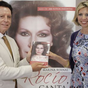 Marina Bernal presenta su libro Canta Rocio Canta en  I Festival de Copla y Canción ‘Ay, Chiclanera’