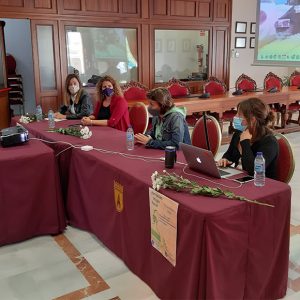 El Día de la Mujer Rural  conmemoró ayer en Chipiona con una charla y una ruta por calles con nombre de mujer