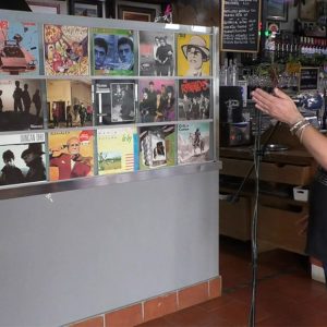Casa Manolo-El Chusco ha creado el espacio ‘21 Portadas’ dedicado a acoger exposiciones temporales de discos