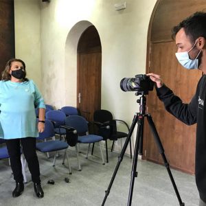 El servicio de vídeo de Diputación realiza un vídeo sobre el taller de mujeres de Radio Chipiona, premio feminismo rural 2020