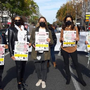 Hosteleros de Chipiona en la manifestación en Cádiz del sector en las que ha demandado ayudas para seguir adelante