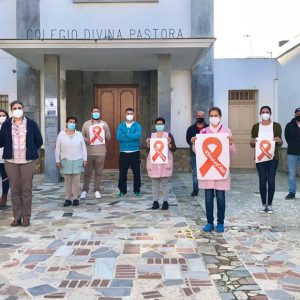 Una representación de los dos colegios concertados de la localidad se han sumado esta mañana a las concentraciones en contra de la LOMLOE