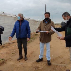 La Asociación de Agricultores Costa Noroeste trata con el alcalde de Chipiona y la delegada de Agricultura las prioridades en el campo