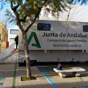 Chipiona se prepara para el nuevo cribado de covid-19 que tendrá lugar el jueves y al que se convocarán a 700 personas