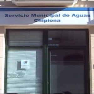 Aprobado un convenio entre Ayuntamiento de Chipiona y FCC Aqualia para el pago de recibos de familias vulnerables