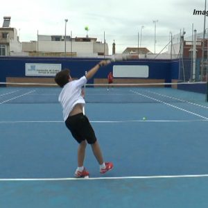 El Club de Tenis Chipiona celebra el torneo Junior 2021 cuya final se jugará este sábado