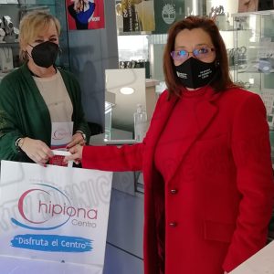 Los consumidores se familiarizan con la marca Centro Comercial Abierto de Chipiona a través de bolsas de papel