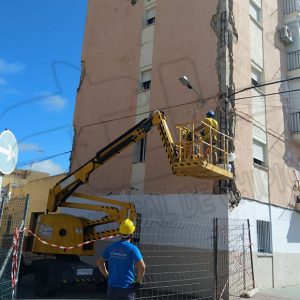 Comienza la rehabilitación de la estructura del edificio de viviendas  de Camacho  Baños 18 y 20