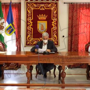 Firmado el convenio entre el Ayuntamiento de Chipiona y Acitur para el desarrollo de acciones para la promoción del Centro Comercial Abierto