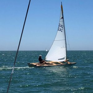 Rocío Dorantes se alza con el primer puesto de féminas en su debut en la última regata del Campeonato de Andalucía de Patín a Vela