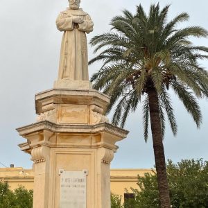 Manuel Echegoyán, el autor “desconocido” de la escultura monumental del Padre José Lerchundi represaliado por el franquismo