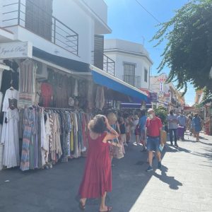 Vecinos denuncian el “desgobierno” de la chipionera calle de Isaac Peral