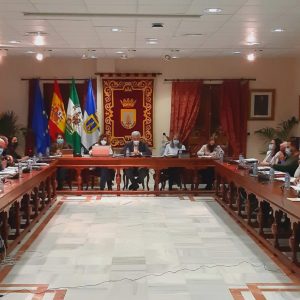 El Pleno del Ayuntamiento de Chipiona se apunta a la tolerancia cero contra el maltrato