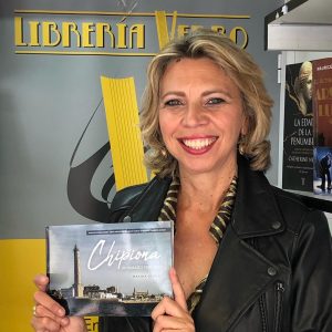 Chipiona, un paraíso cercano, de Marina Bernal presente en la Feria del Libro de Sevilla  junto a Anónimos Infinitos 2, dedicado al confinamiento