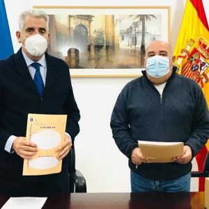 Firmado un convenio entre el Ayuntamiento de Chipiona y la Asociación de Belenistas para las actividades de esta Navidad