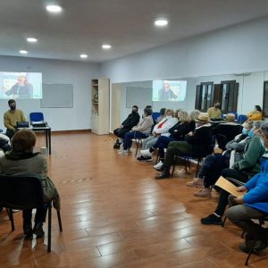 EMA-RTV y Radio Chipiona concluirán mañana el taller de radio ‘Mayores en la Onda’ con un programa en la calle realizado por los propios alumnos