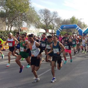 Sergio Mena se impone en el ansiado retorno de la Media Maratón ‘Costa de la Luz’ tras dos años