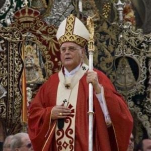 El alcalde declara luto oficial en Sevilla desde el mediodía de mañana hasta las 12.00 horas del viernes en honor del cardenal arzobispo emérito de Sevilla Fray Carlos Amigo Vallejo