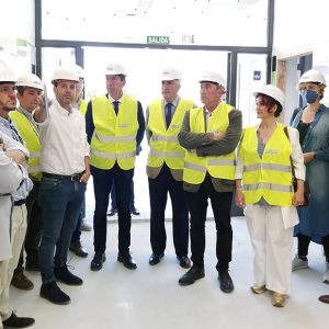 Juan Marín visita el nuevo edificio para ciclos de cocina en el IES Salmedina y apuesta por aspirar al Ciclo Superior