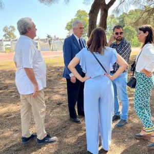 Luis Mario Aparcero evalúa el estado de las instalaciones del campamento Puente Zuazo y del antiguo camping municipal