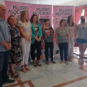 Igualdad ha homenajeado hoy a las tres asociaciones de mujeres de Chipiona por su compromiso y espíritu participativo