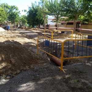 Las obras en la calle Langostino inicia la reanudación de las actuaciones del PFEA 2021 en Chipiona