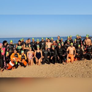 70 nadadores afrontaron el sábado el ‘Reto Salmedina’, la nueva travesía solidaria ‘Faros de Chipiona’