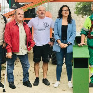 CANS y Ayuntamiento de Chipiona colocan cajas nido para las aves rapaces por su beneficio para la comunidad