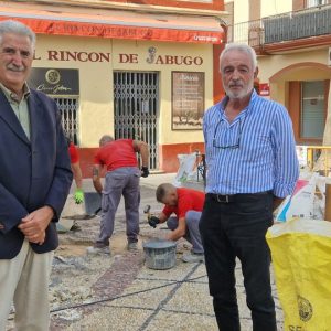 Comienzan las obras de reparación del canto rodado del suelo de la Plaza Pío XII