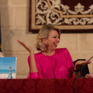 Marina Bernal firmará ejemplares de Anónimos Infinitos 3 este domingo en la Feria del Libro de Sevilla