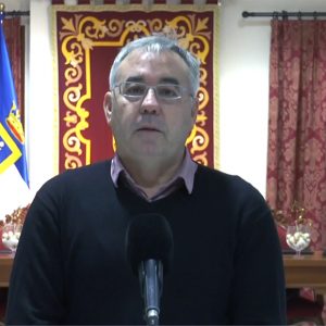 Pepe Mellado denuncia dejadez de la Junta de Andalucía sobre los arreglos necesarios en las viviendas de Lapachar
