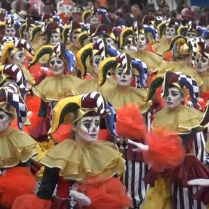 Chipiona se prepara para vivir este domingo la primera cabalgata del Carnaval en absoluta normalidad
