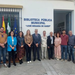 La Biblioteca Municipal de Chipiona lleva desde hoy el nombre del poeta José Miranda de Sardi