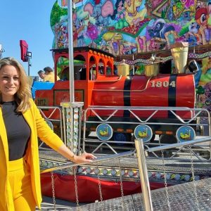 María Naval anuncia que hoy se celebra el día del niño con precios populares para las atracciones de la Feria del Moscatel