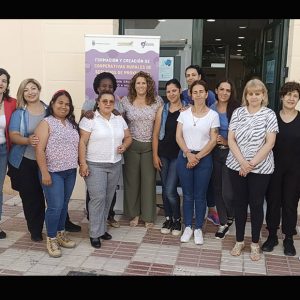 Luz María Caraballo clausura junto a FADEMUR la formación teórica del Curso de Atención Sociosantiaria a Personas en Domicilio