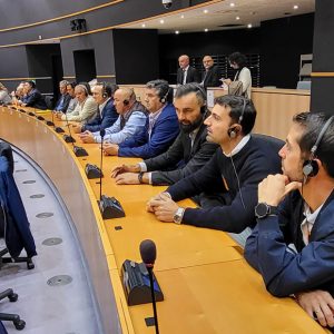 20 agricultores de Chipiona con COAG Andalucía en la presentación en el Parlamento Europeo del plan para salvar a la flor cortada