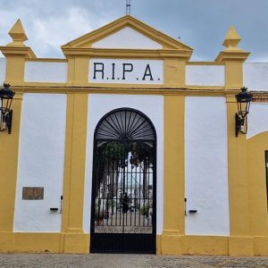 La Universidad de Cádiz usará un georradar para detectar de dos posibles fosas en el cementerio de Chipiona con víctimas de la Guerra Civil