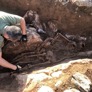 El documental ‘Cádiz, tierra con memoria’, financiado por Diputación, recopila casi 20 años de trabajo en la recuperación de fosas comunes