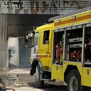 Un incendio asola una nave agrícola en Las Manchuelas