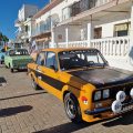La concentración de vehículos clásicos ‘Ciudad de Chipiona’ llenó ayer de colorido la localidad con más de un centenar de vehículos históricos