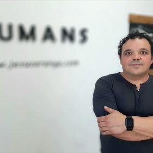 Inaugurada la muestra fotográfica ‘Humans II’ del chipionero Jesús Arango