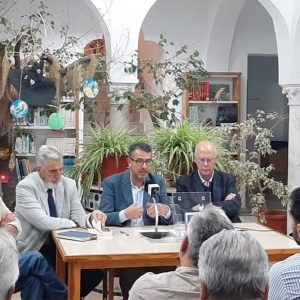 La presentación del libro de Manuel Monge pone el punto final en Chipiona al 150 aniversario del nacimiento de Federico Oliver Crespo
