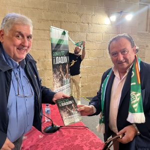 La Peña Bética de Jerez apoyó la presentación de ‘CON EL 17… ¡¡¡JOAQUÍN!!!’ en la Feria del Libro de Jerez que fue todo un éxito de público y periodistas