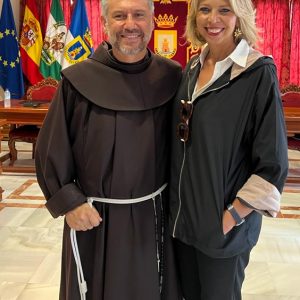 Marina Bernal agradece su nombramiento oficial como Hija Adoptiva de Chipiona