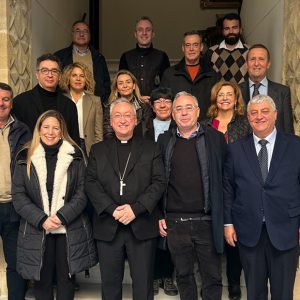Chipiona participa en la reunión de APYTERMI con el obispo de Asidonia Jerez y plantea acciones sobre el patrimonio religioso