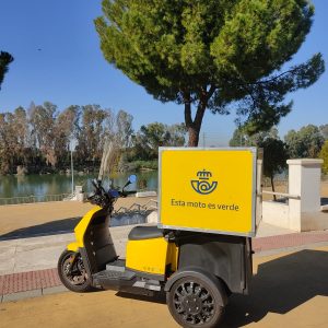 Correos ha reducido más de 58 toneladas de emisiones de CO2 por el uso de su flota verde en la provincia de Sevilla