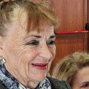 El Consejo de la Mujer de Chipiona tributa un emotivo recibimiento a Teresa López Arena, que será homenajeada el 8 de marzo